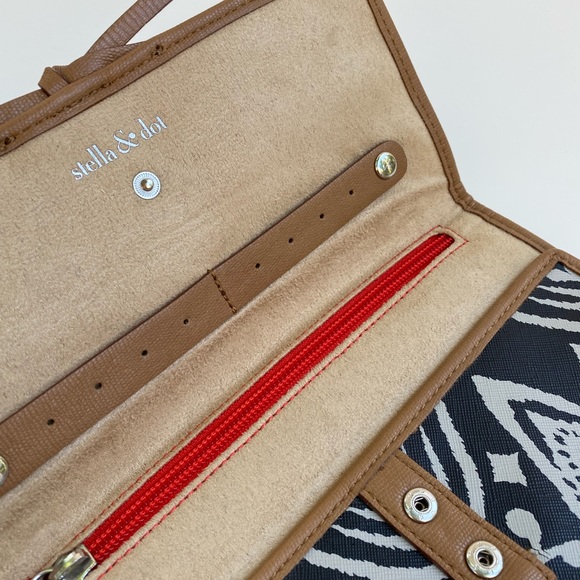 Stella and Dot Travel Jewellery Case - Picture 5 of 7